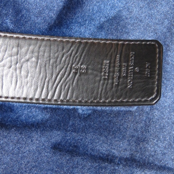 Louis Vuitton reversible belt with Silver Buckle - Picture 3 of 6